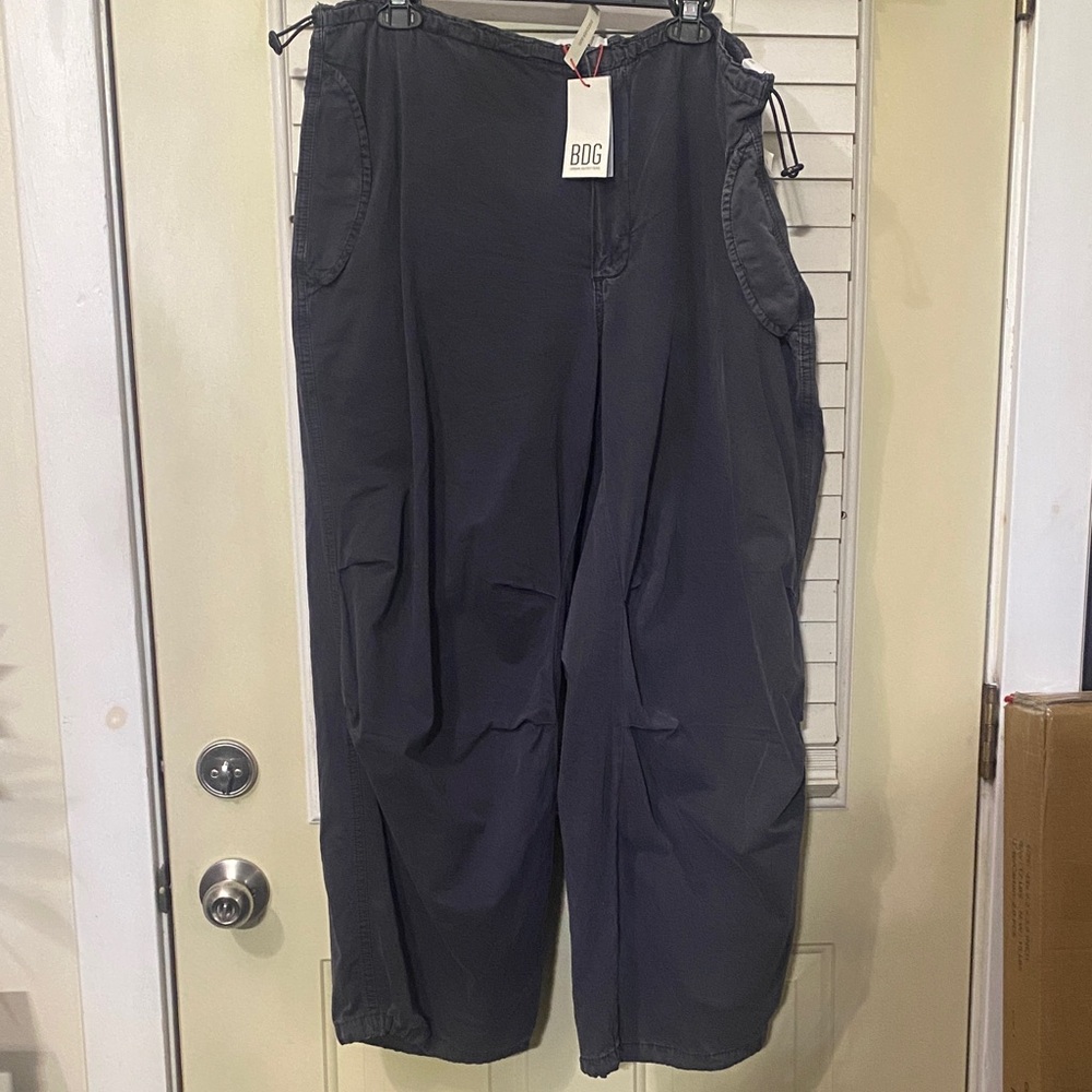 BDG Urban Outfitters Men's navy Drawstring cargo pants.